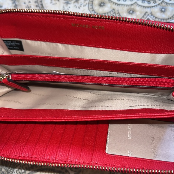 Michael Kors jet set travel Continental wallet - Picture 2 of 5